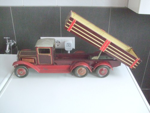 Tippco übergroßer lkw mit - tippco,